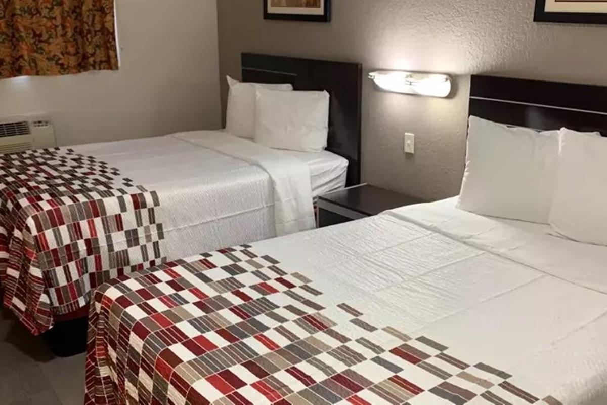 Red Roof Inn Copiague Экстерьер фото