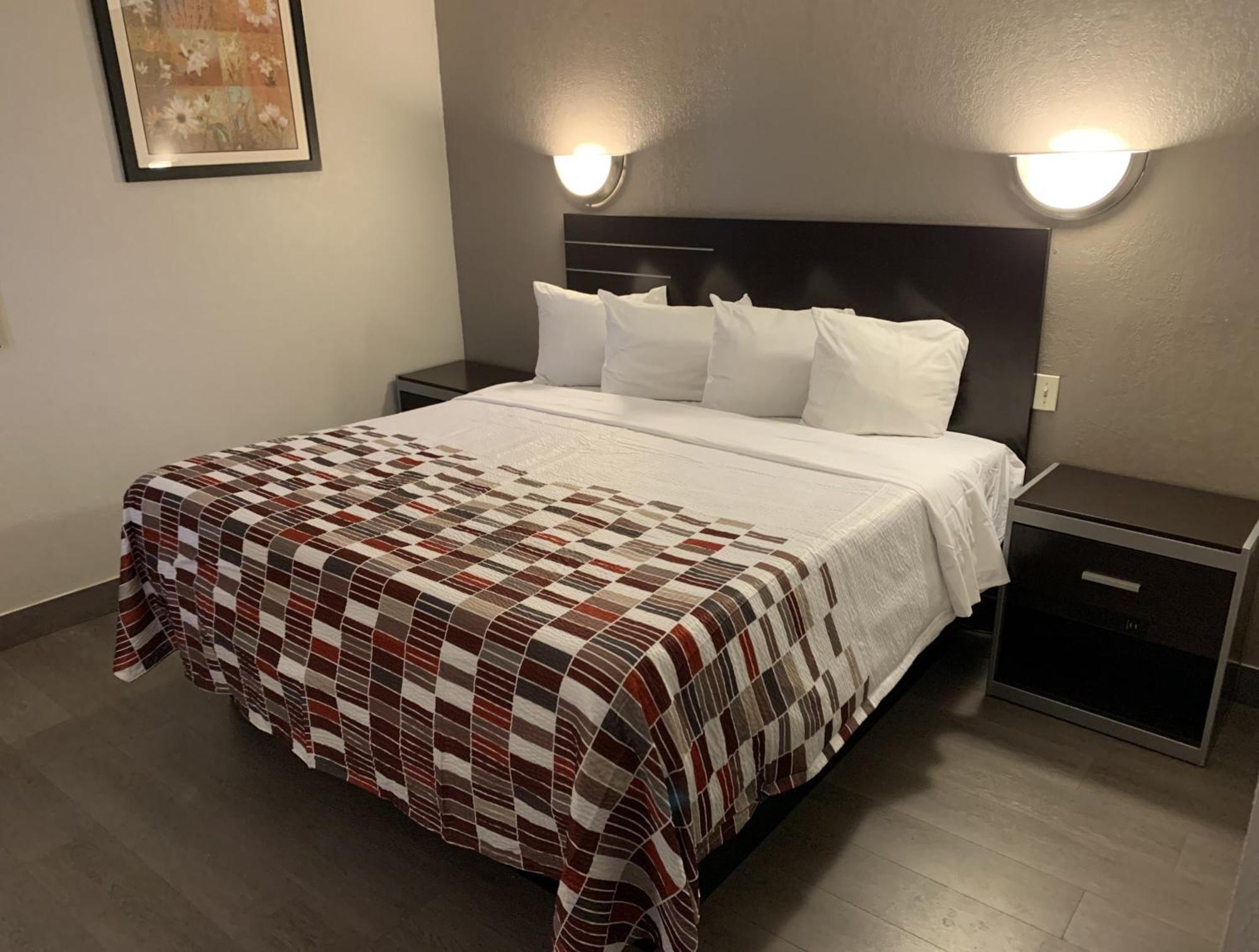 Red Roof Inn Copiague Экстерьер фото