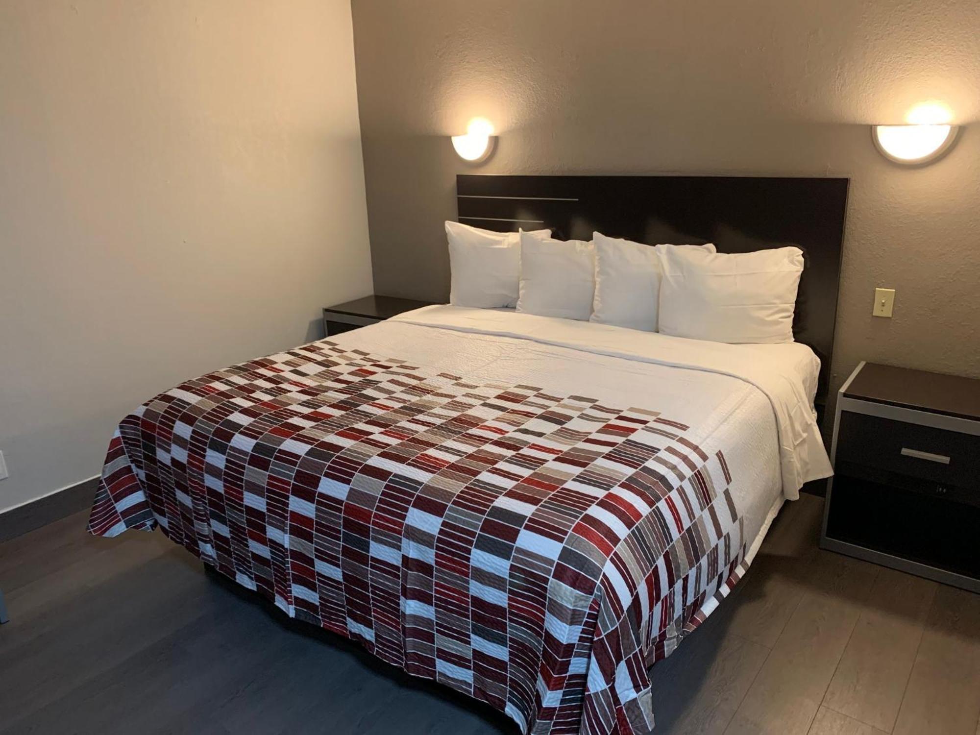 Red Roof Inn Copiague Экстерьер фото